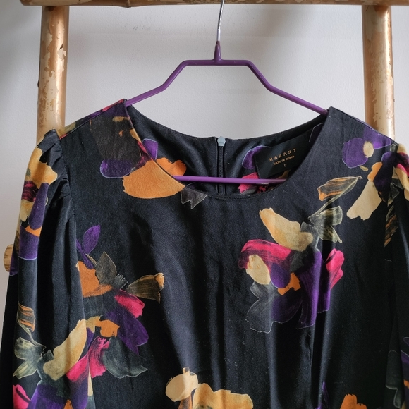 Elegant Floral Marrant Dress - Picture 11 of 16